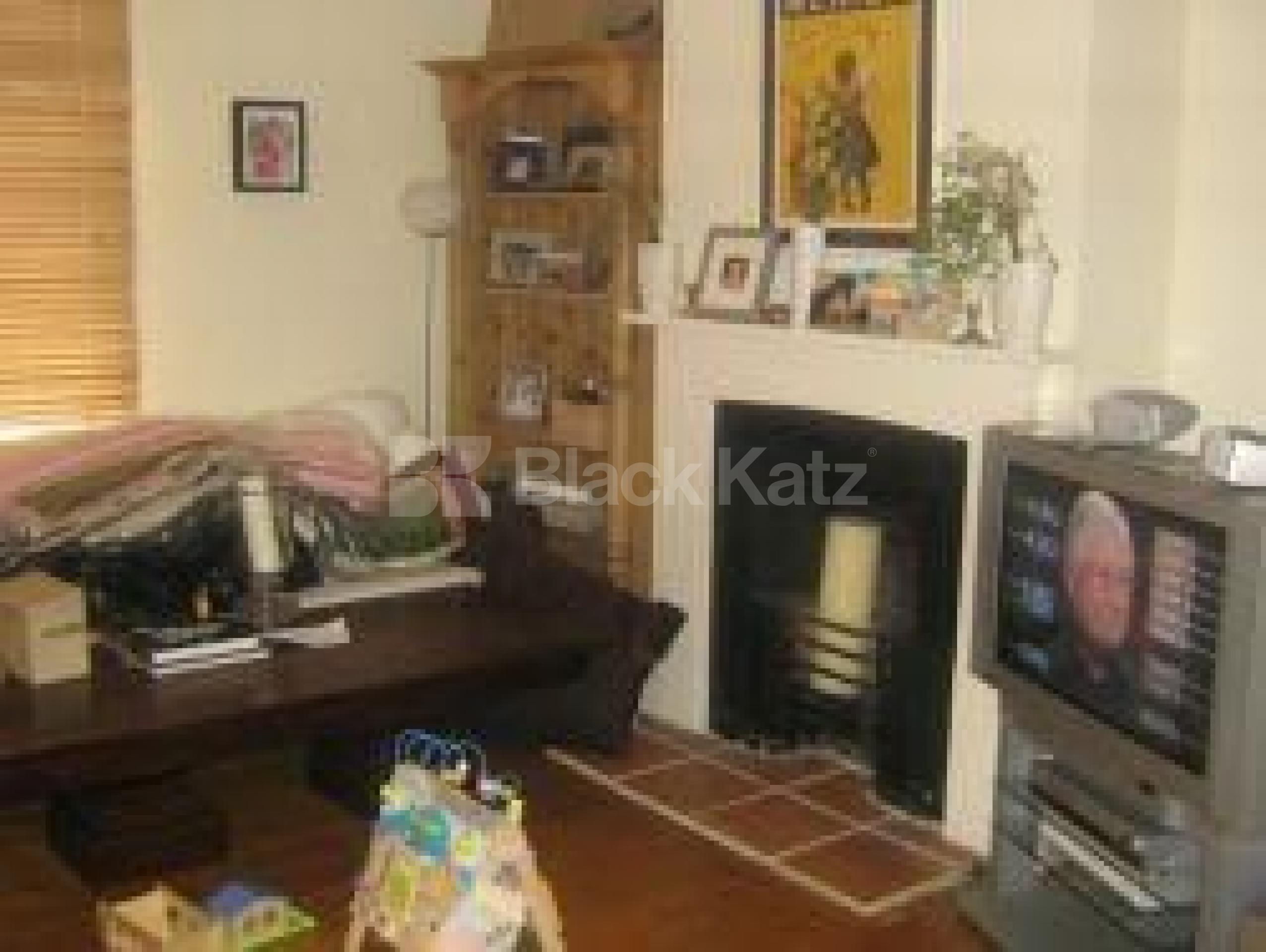 			2 Bedroom, 1 bath, 1 reception House			 Walmer Road, NOTTING HILL /HOLLAND PK W11 w11